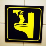 Écrire un papier hygiénique.