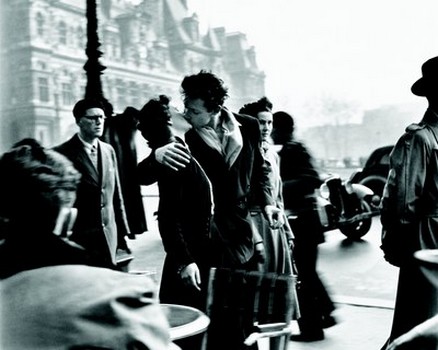 Robert Doisneau (Le baiser de l'hôtel de ville)