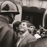 Daniel Cohn-Bendit devant la Sorbonne, Paris, mai 1968
